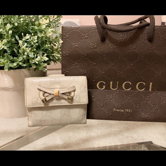 Authentic Gucci Wallet - Picture 1 of 10